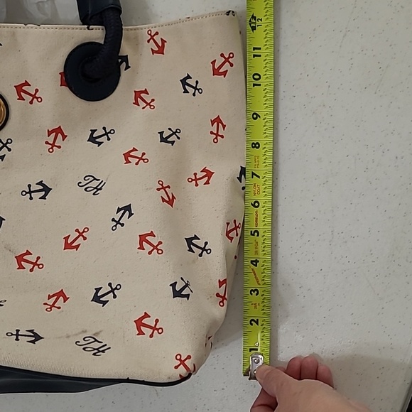 Tommy Hilfiger Cream Tote with Navy & Red Anchor Details - Picture 12 of 16